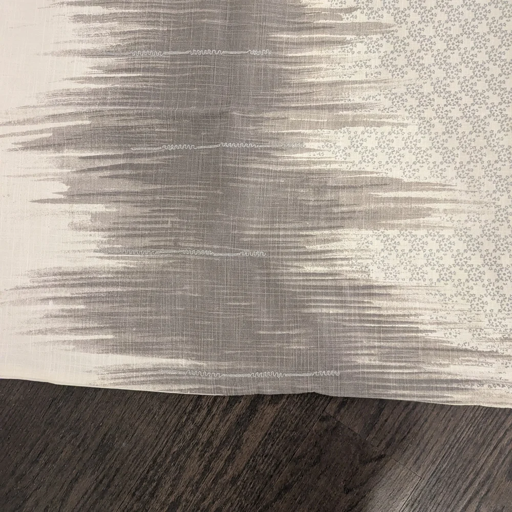EUC West Elm Cream Beige Abstract Streak Pattern Square Sham Set of 2